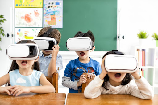 How can Virtual Reality Change Education System?